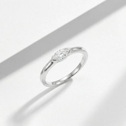Elegant Cat's Eye Moissanite Silver Ring