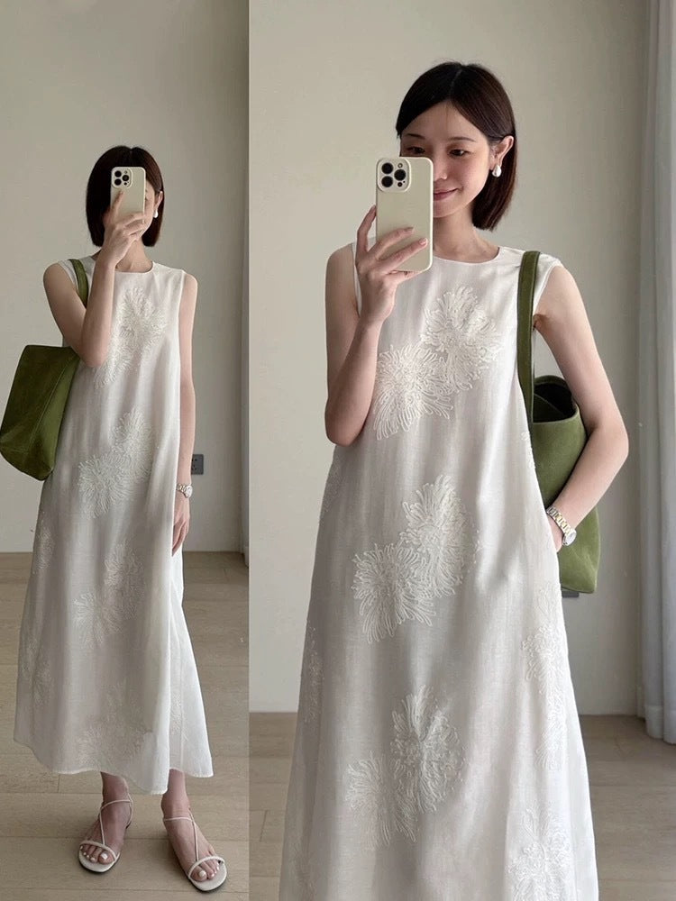 Elegant Embroidered Sleeveless Dress