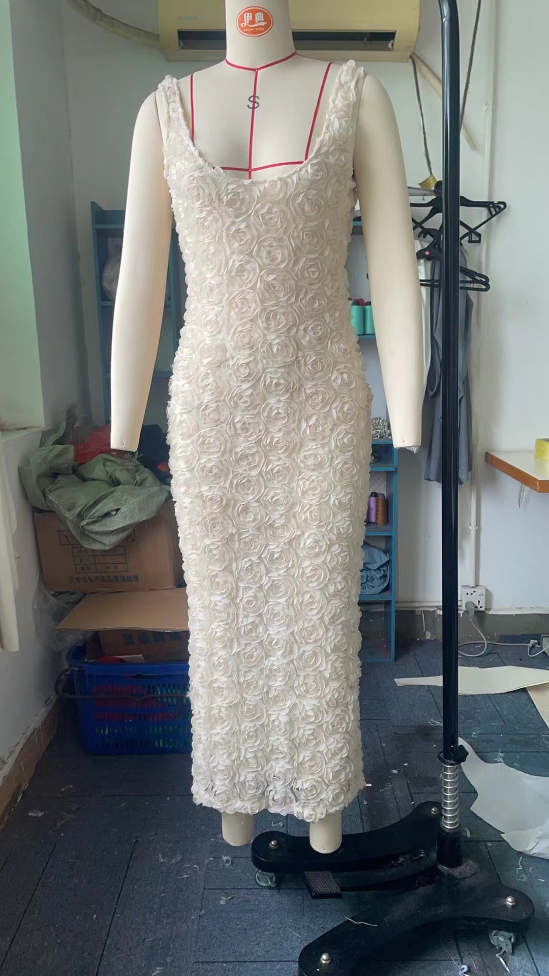 Elegant Floral High-Waist Sleeveless Midi Dress