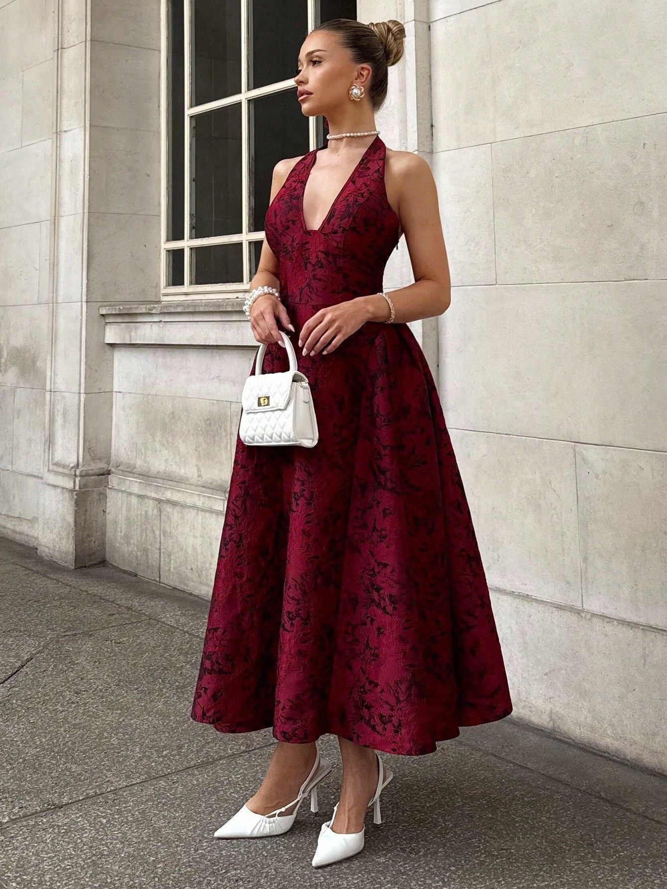 Elegant Halter Neck Evening Dress