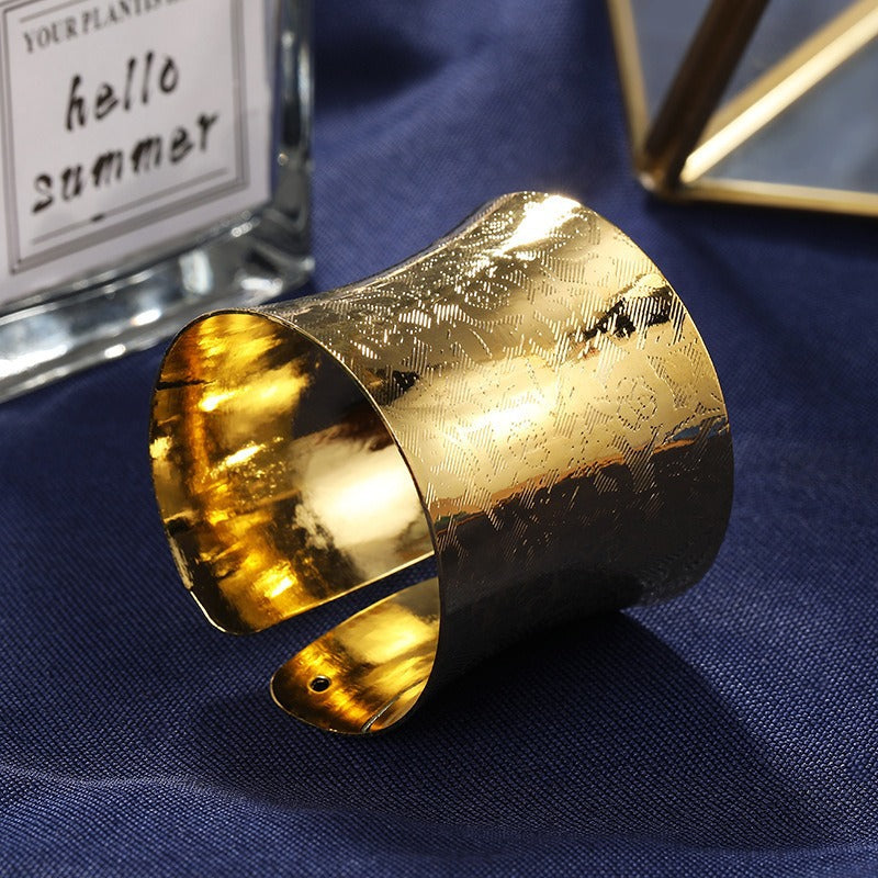 Elegant Hollow Metal Napkin Ring for Table Decor