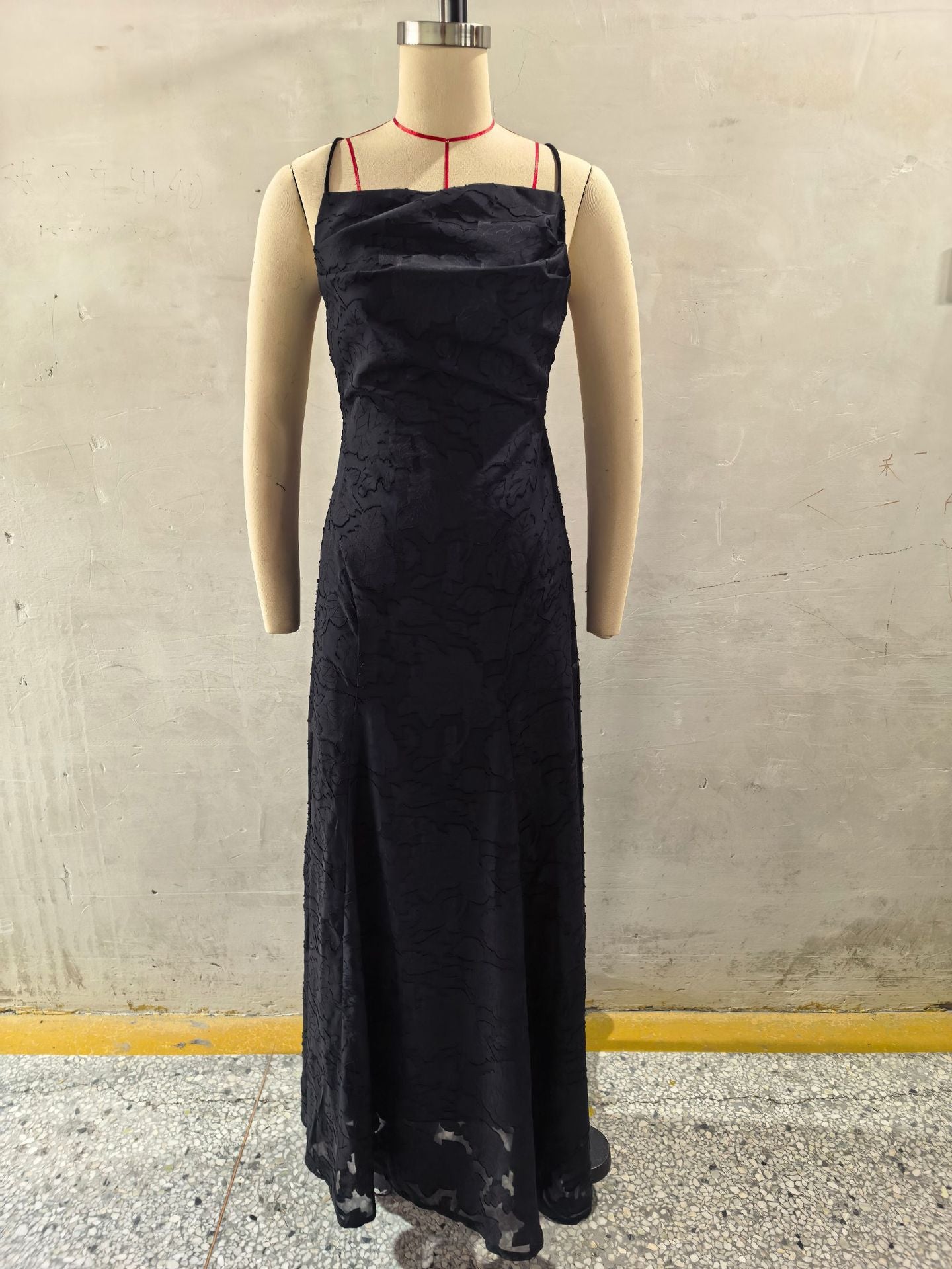 Elegant Lace Backless Evening Dress