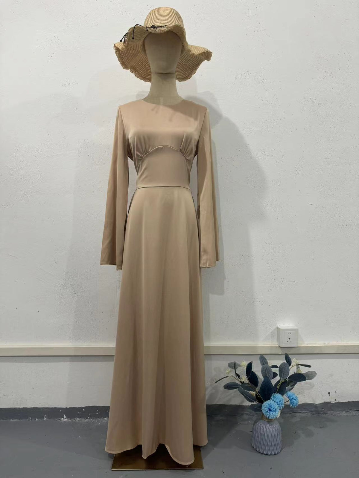 Elegant Long Sleeve Sheath Dress