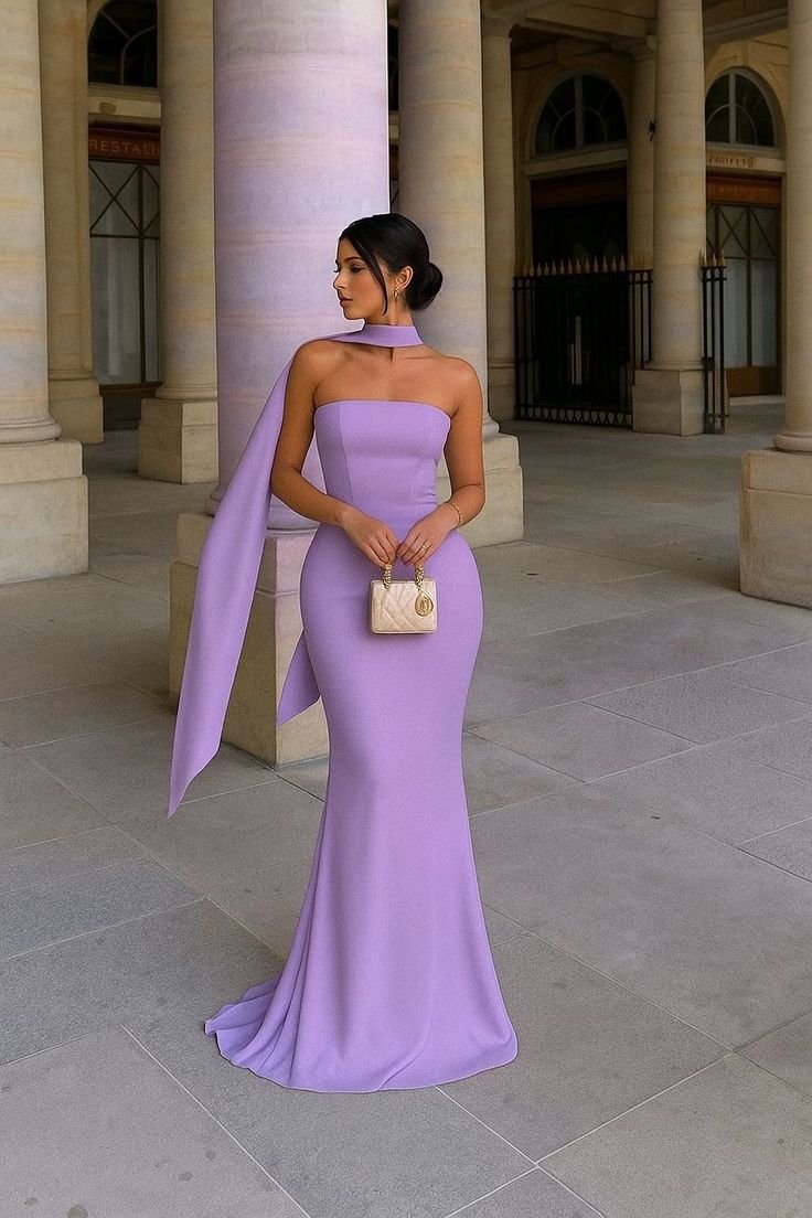 Elegant Sleeveless Bodycon Dress with Ribbon Detail