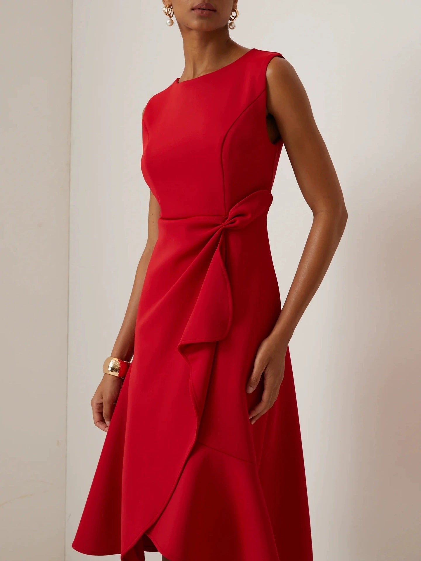 Elegant Sleeveless Dress