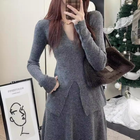 Elegant solid-color slit knitted sweater