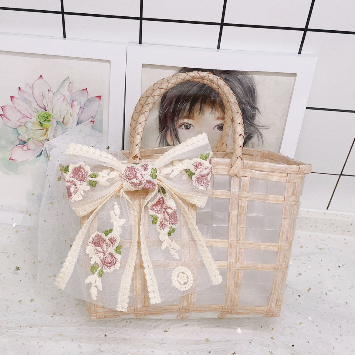 Elegant Straw Wedding Handbag with Decorative Bow