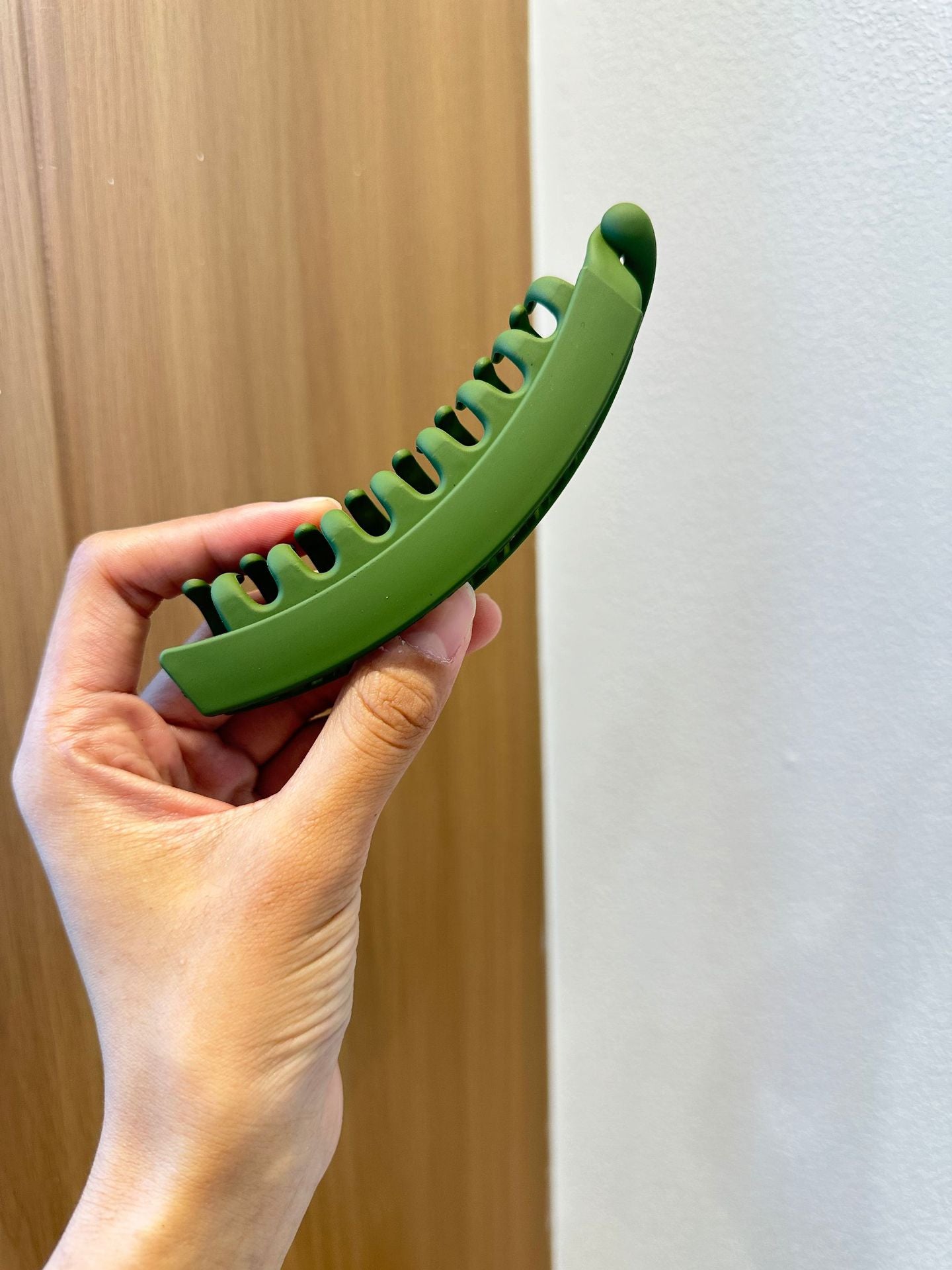 Elegant Vertical Banana Hair Clip