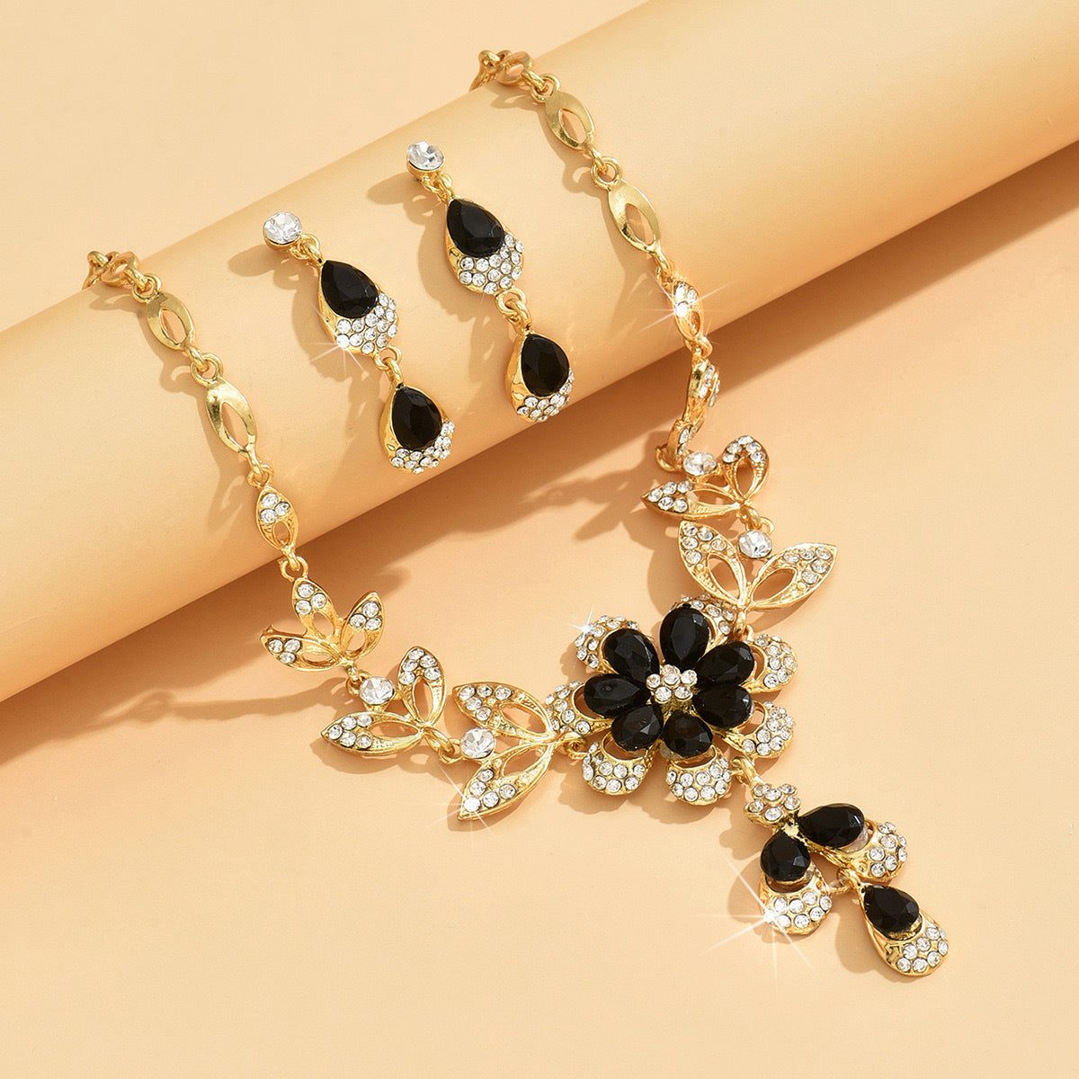 Elegant Water Drop Flower Necklace and Earrings Set