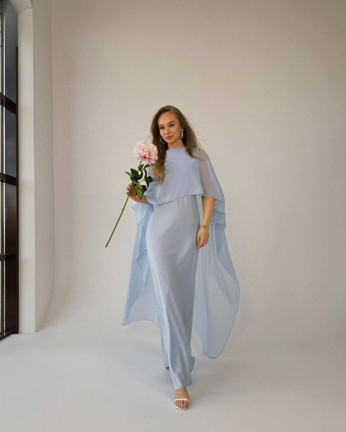 Elegant Women's Dress and Shawl Set