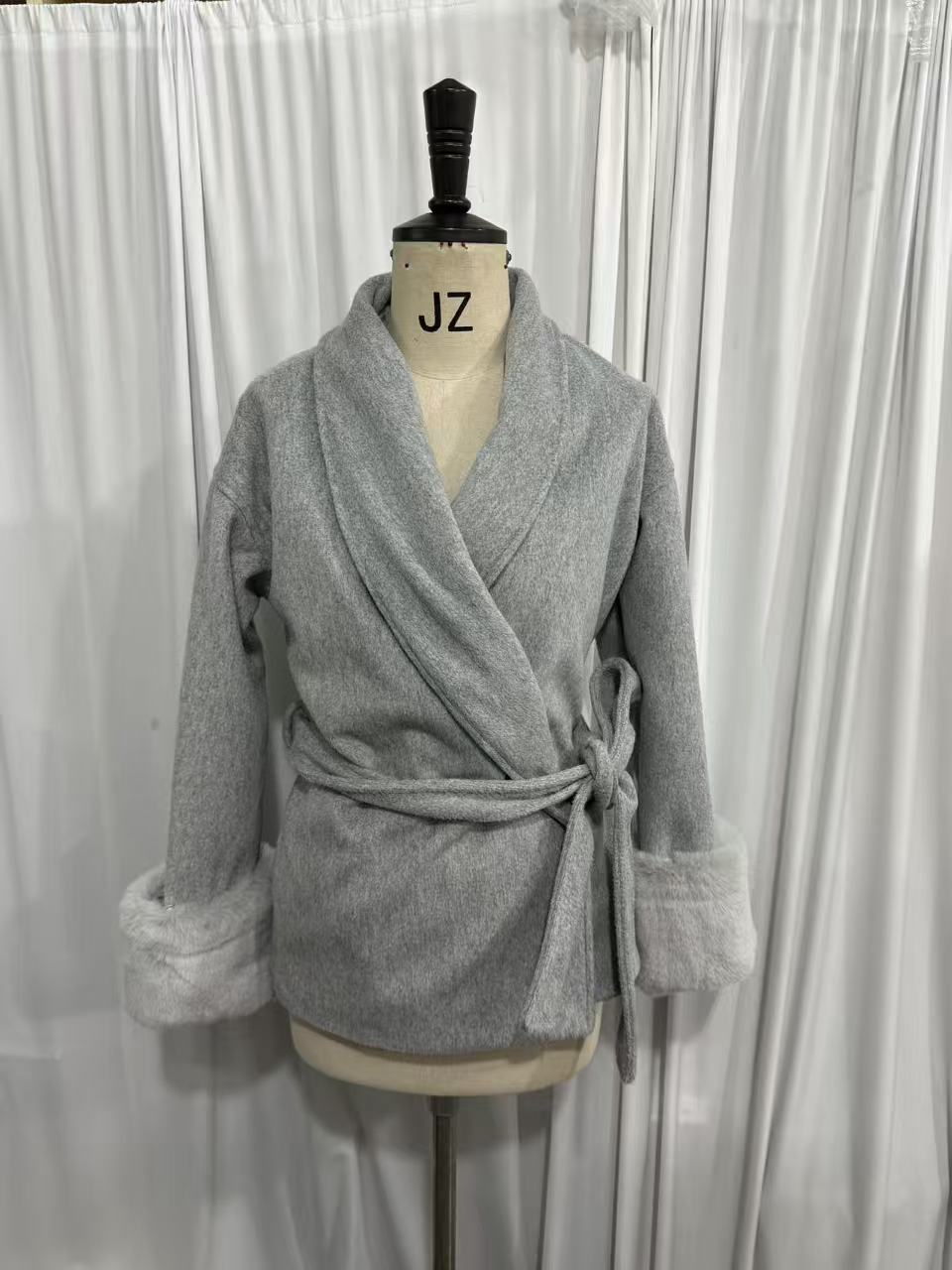 Elegant Women's Woolen Coat with V-Neck and Loose Fit