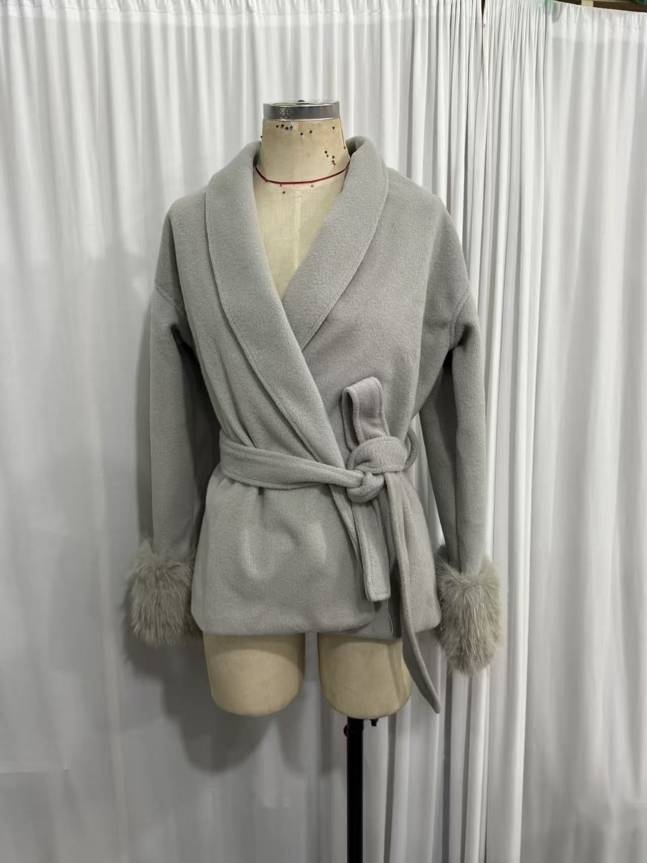 Elegant Women's Woolen Coat with V-Neck and Loose Fit