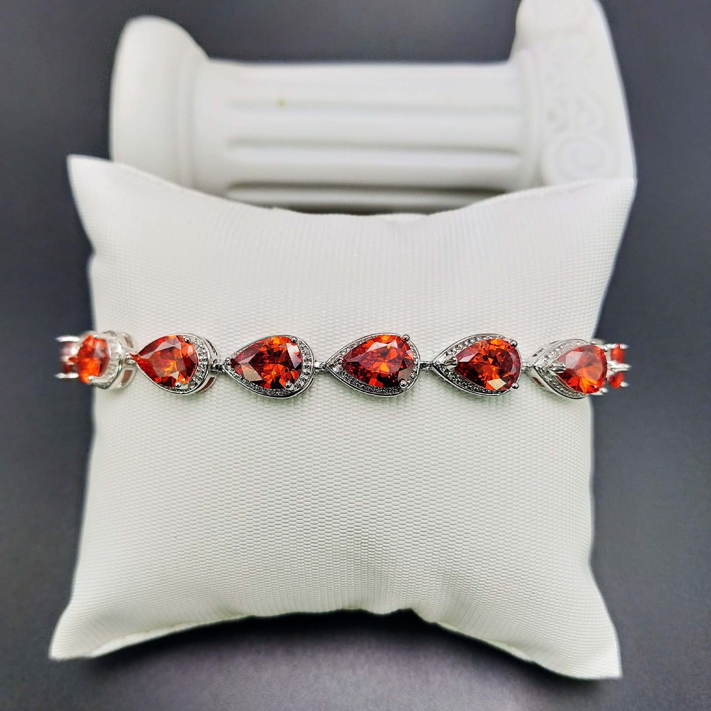 Elegant Zircon Water Drop Bracelet