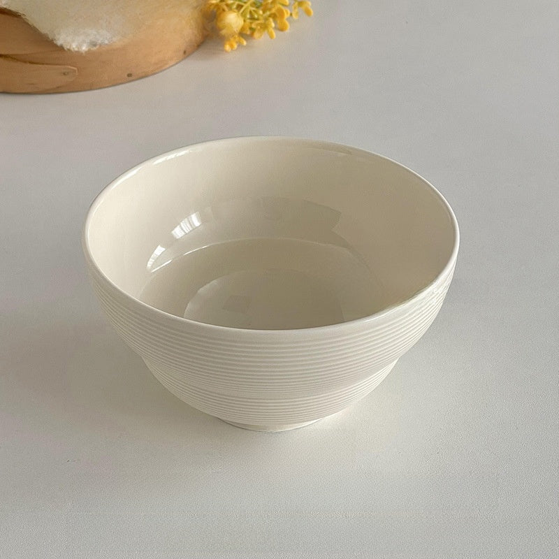 Elevated Instagram-style ceramic dinnerware