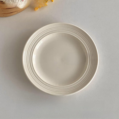 Elevated Instagram-style ceramic dinnerware