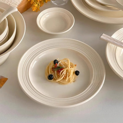 Elevated Instagram-style ceramic dinnerware