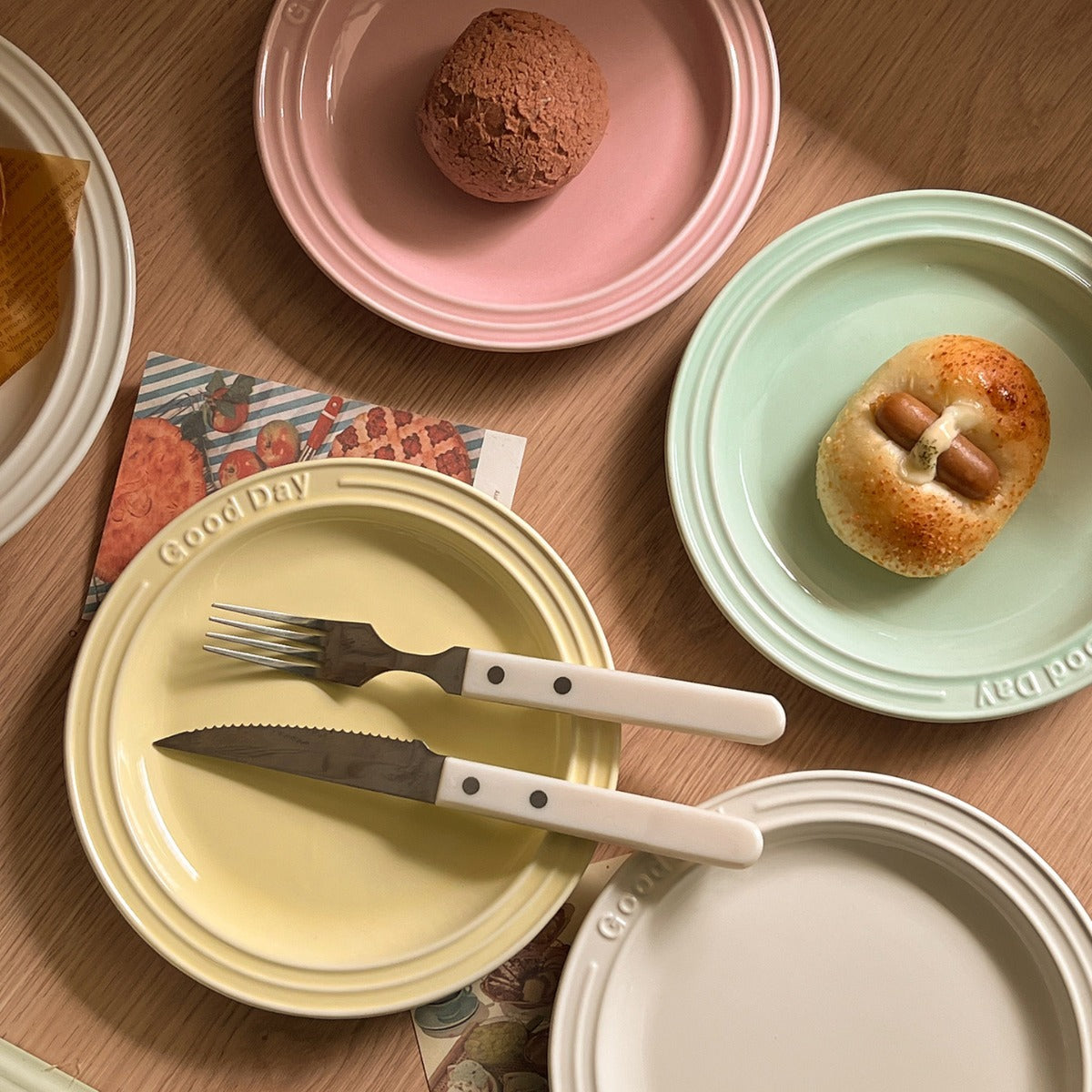 Embossed Ceramic Dinner Plate