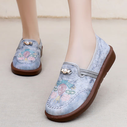 Embroidered casual cloth slipons