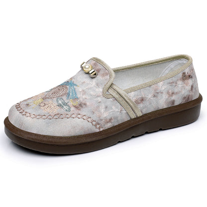 Embroidered casual cloth slipons