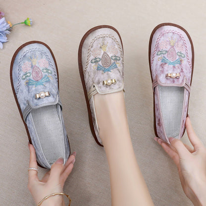 Embroidered casual cloth slipons