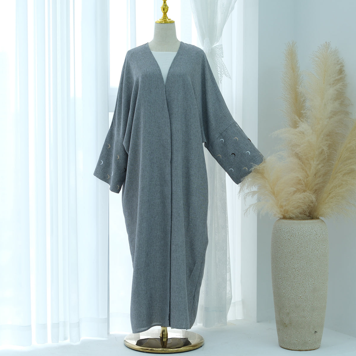 Embroidered elegant cardigan robe
