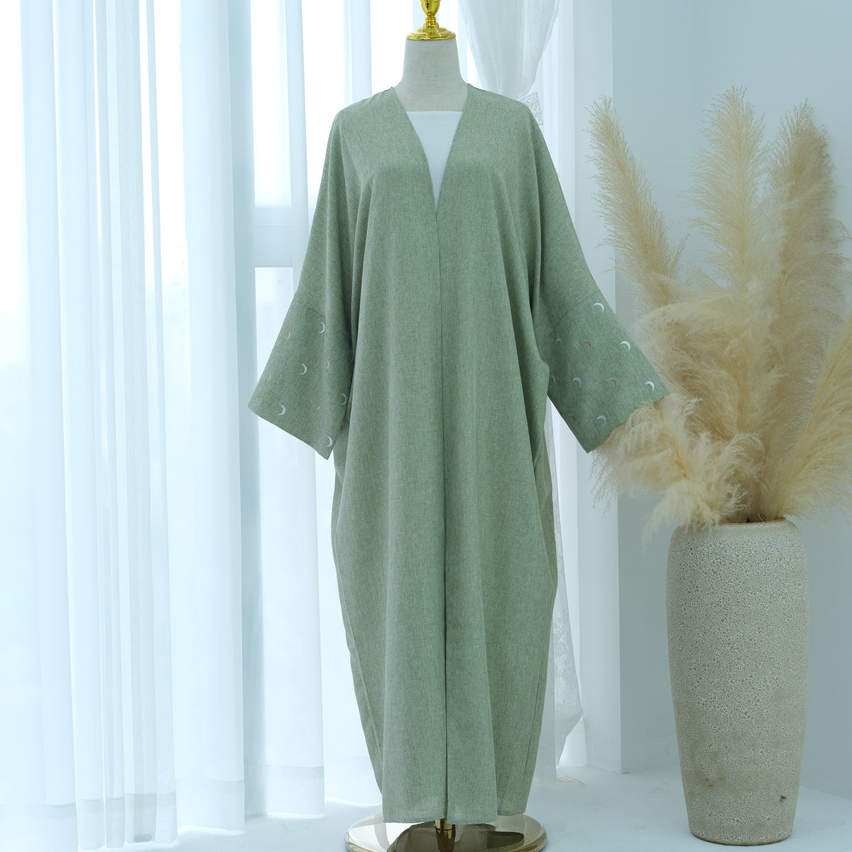 Embroidered elegant cardigan robe