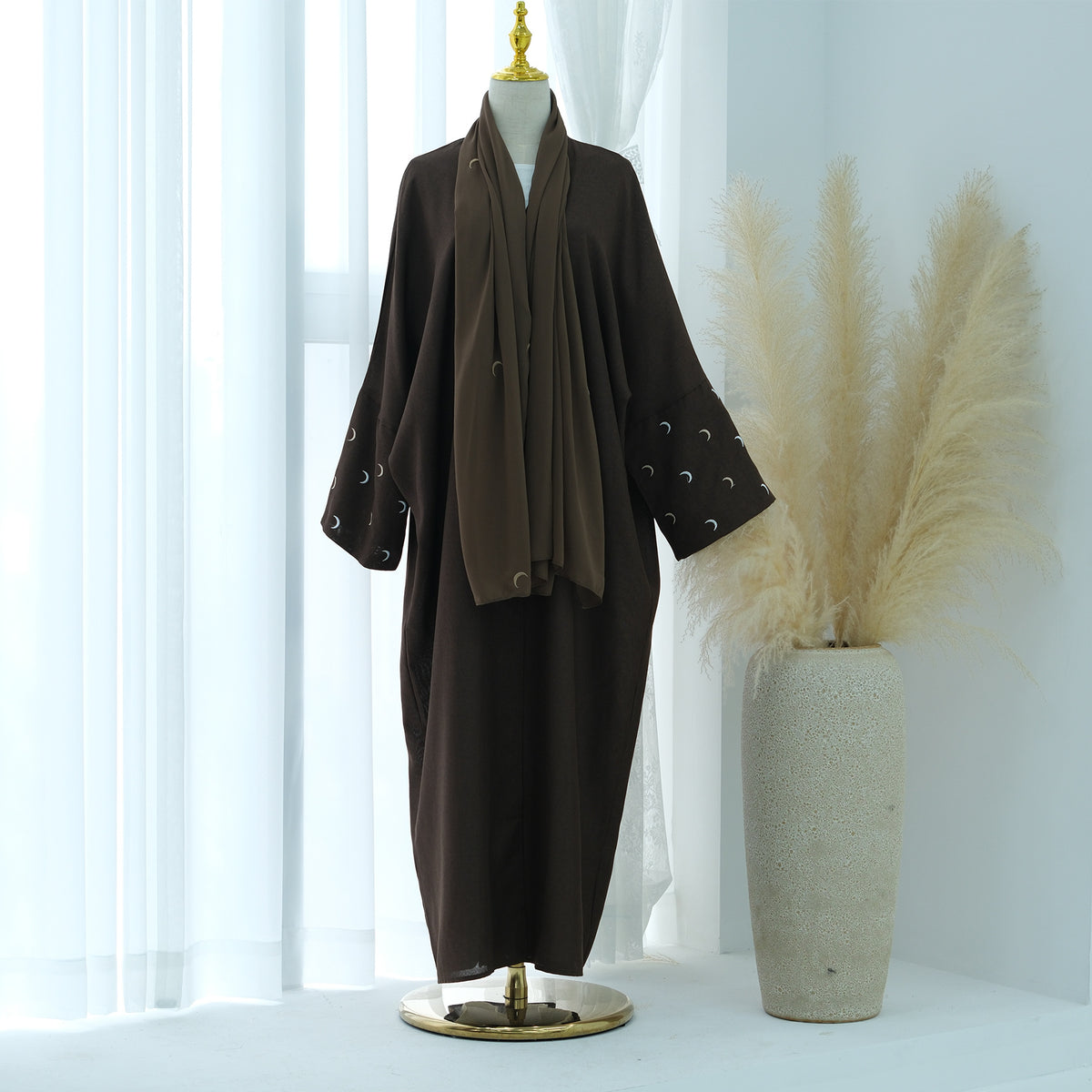 Embroidered elegant cardigan robe