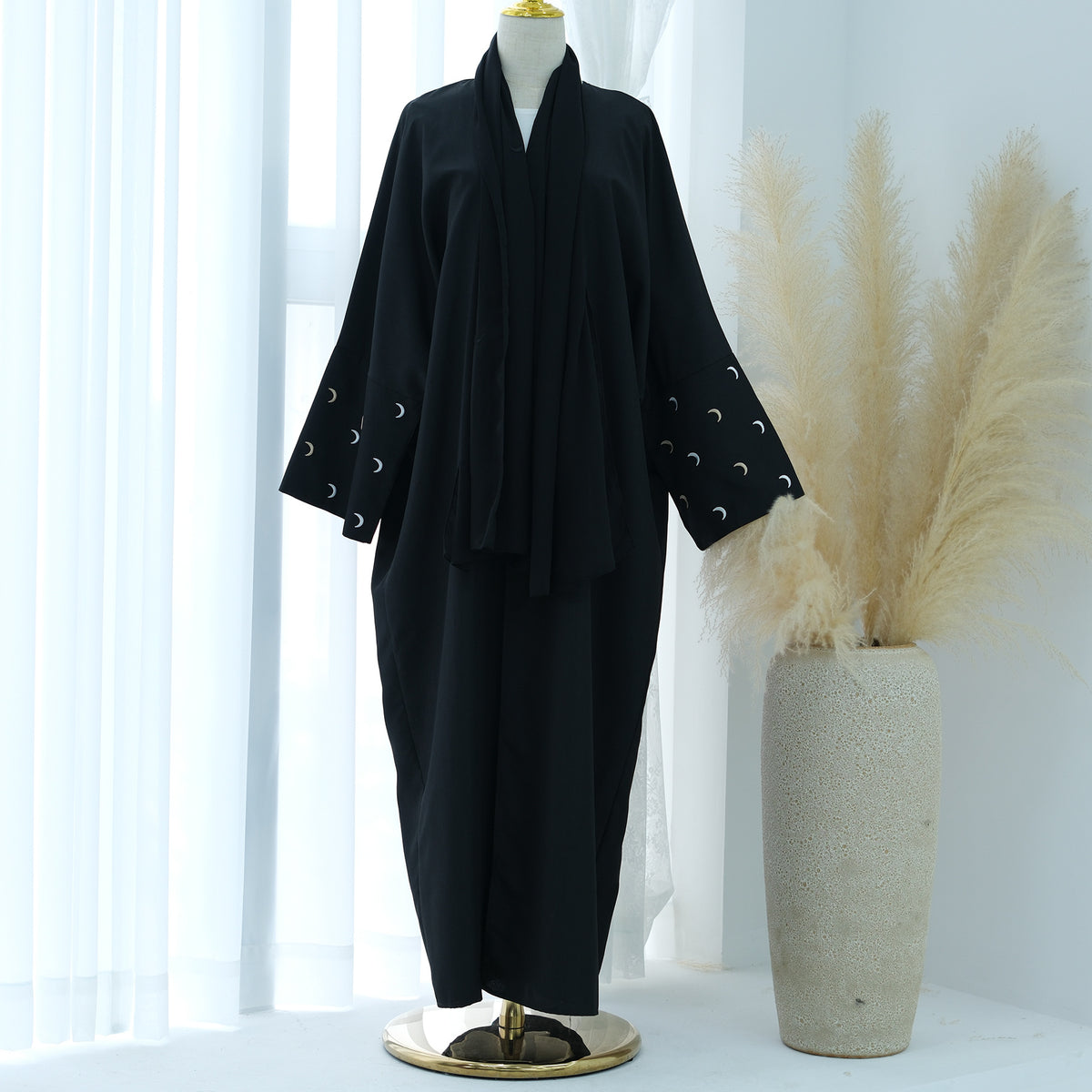 Embroidered elegant cardigan robe