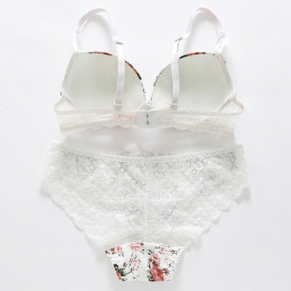 Embroidered lingerie set