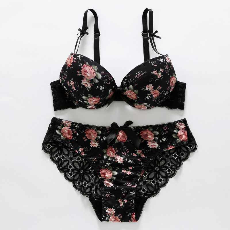 Embroidered lingerie set