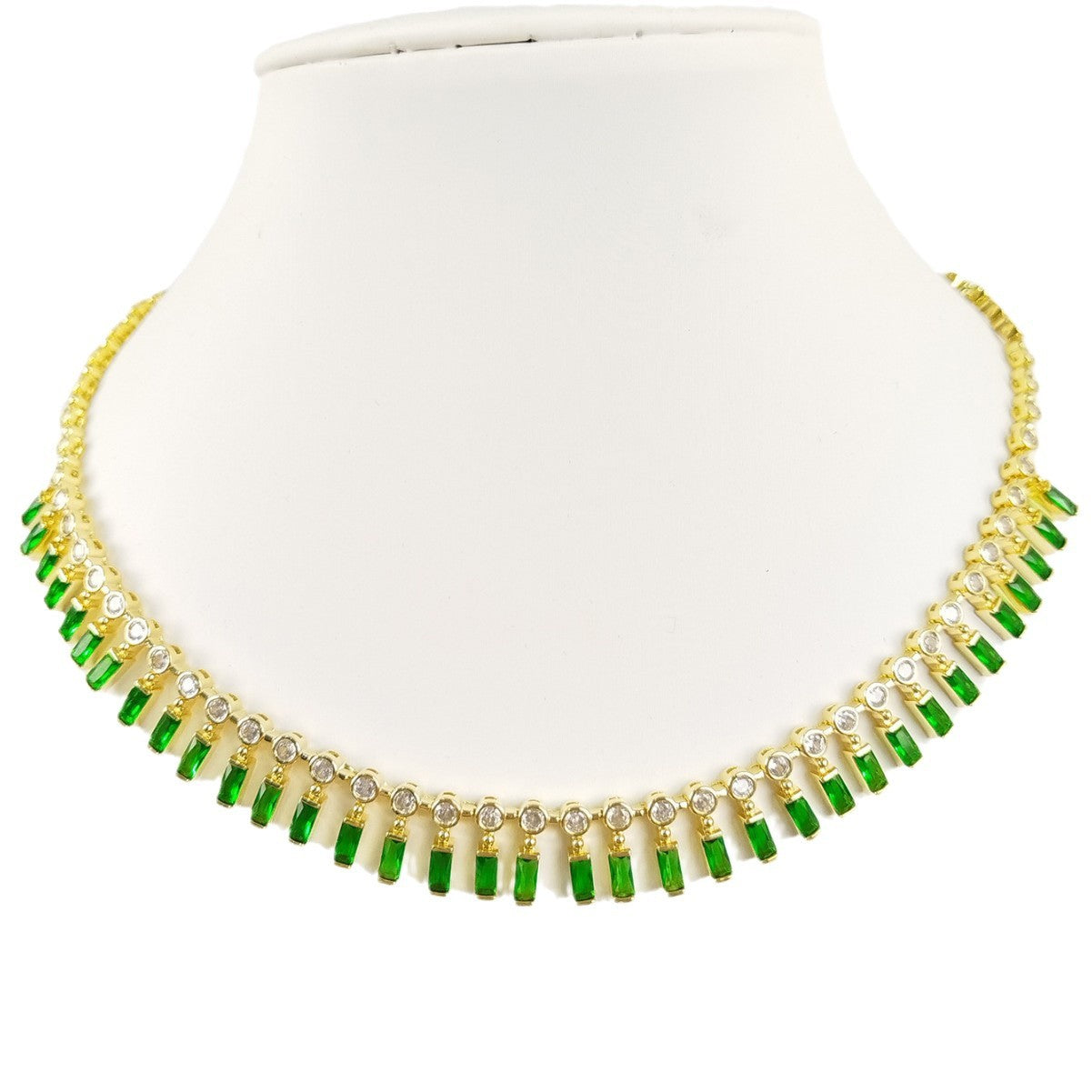 Emerald choker necklace