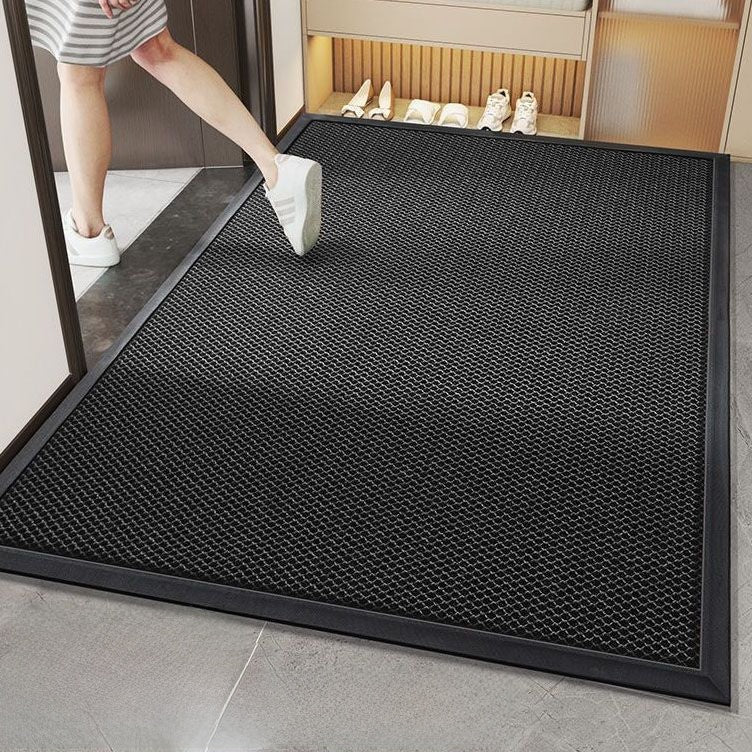 Entrance doormat with hollow design, non-slip and wear-resistant