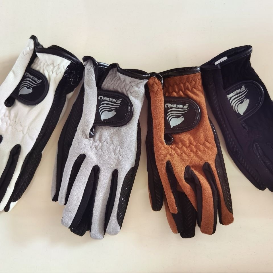 Equestrian gloves
