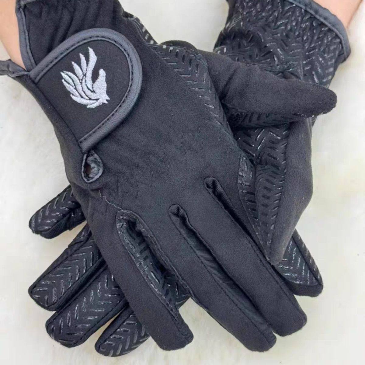 Equestrian gloves
