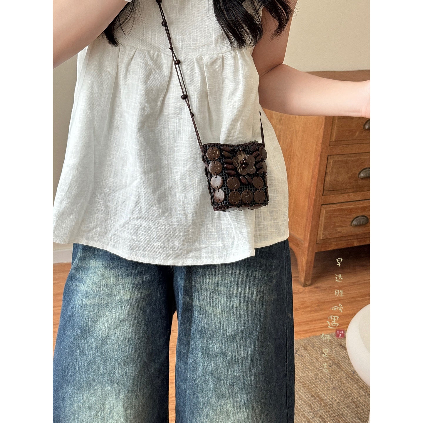 Ethnic-style Coconut Shell Bag