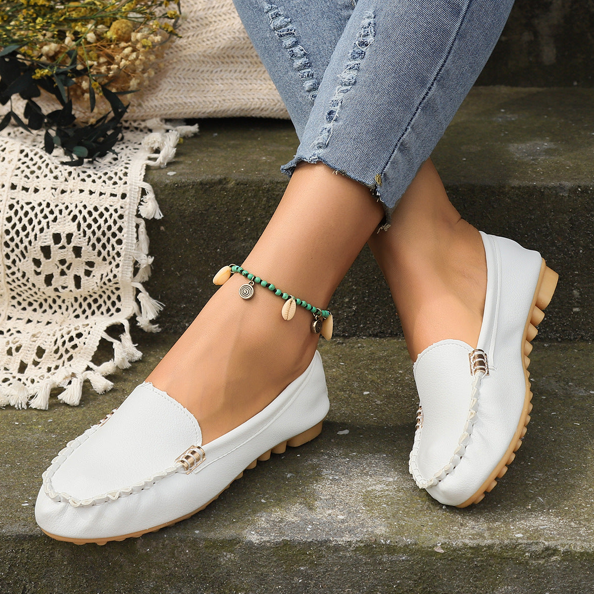 Europe and the United States cross-border plus size women's shoes 2024 spring and autumn new bean shoes shallow mouth a pedal foreign trade women's shoes wholesale