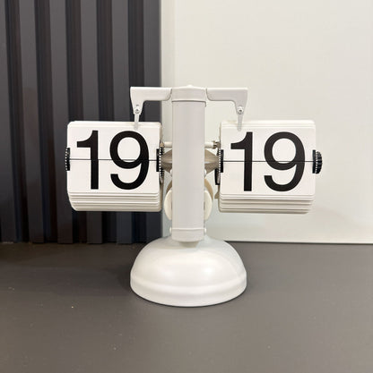 European-style Automatic Flip Clock with Quartz Movement