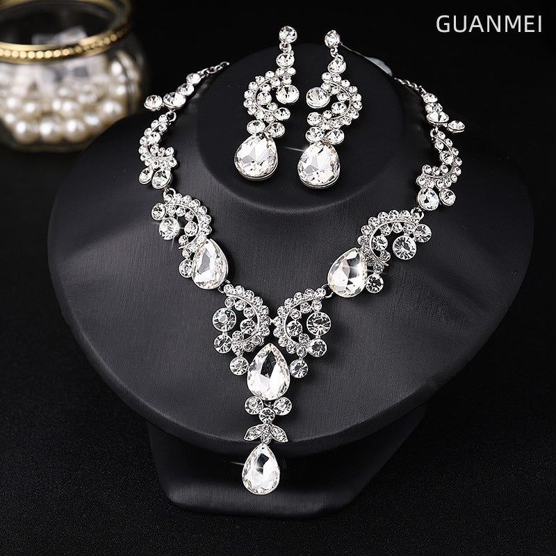 Evening dress accessories