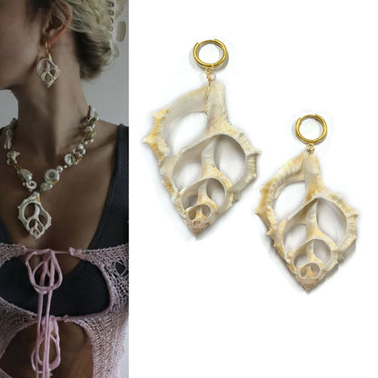 Exaggerated irregular seashell necklace/collarbone chain
