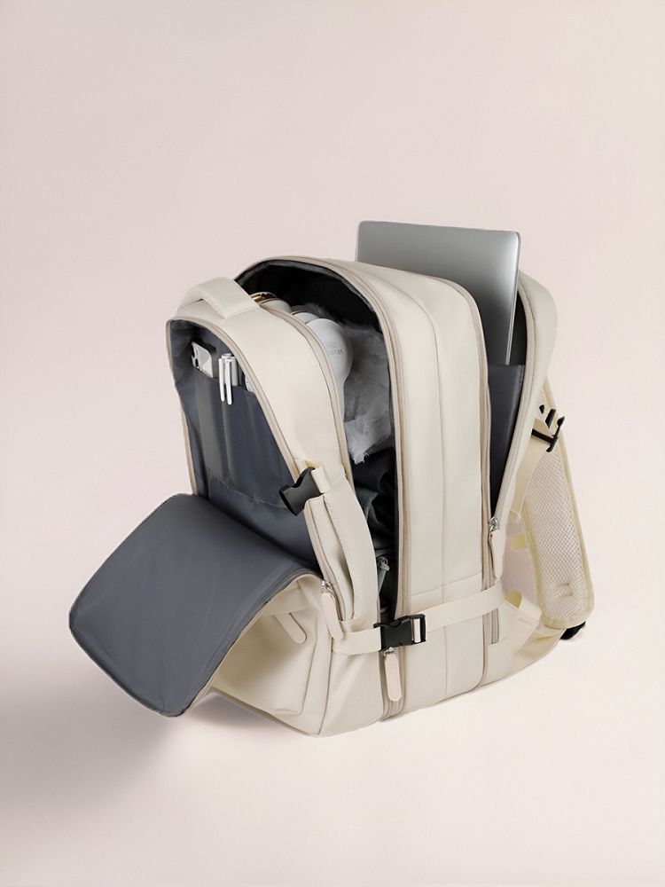 Expanding backpack