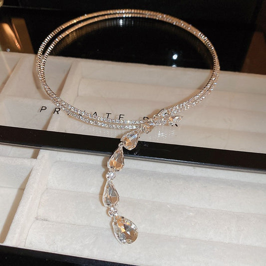 Exquisite diamond-set drop pearl necklace
