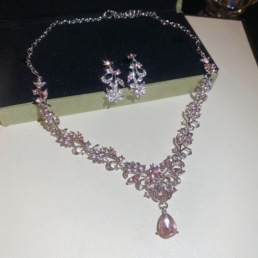 Exquisite diamond-set drop pearl necklace