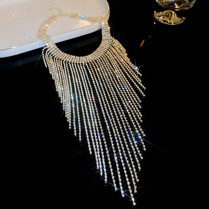Exquisite diamond-set drop pearl necklace
