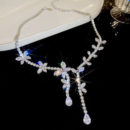 Exquisite diamond-set drop pearl necklace