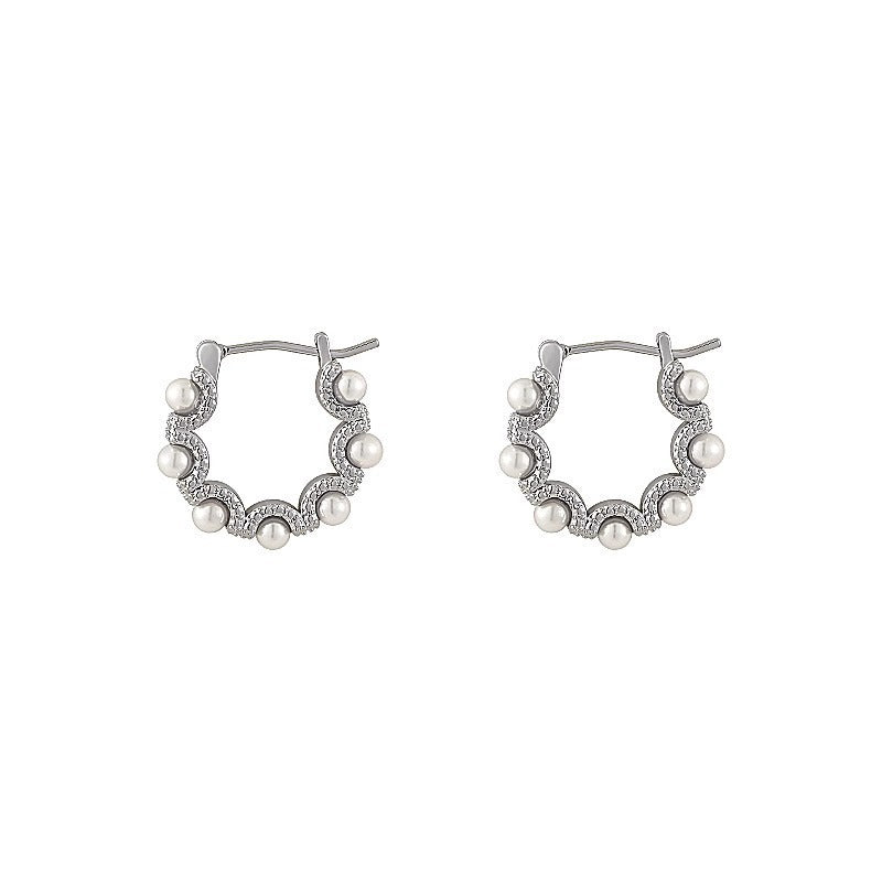 Exquisite pearl earring earrings