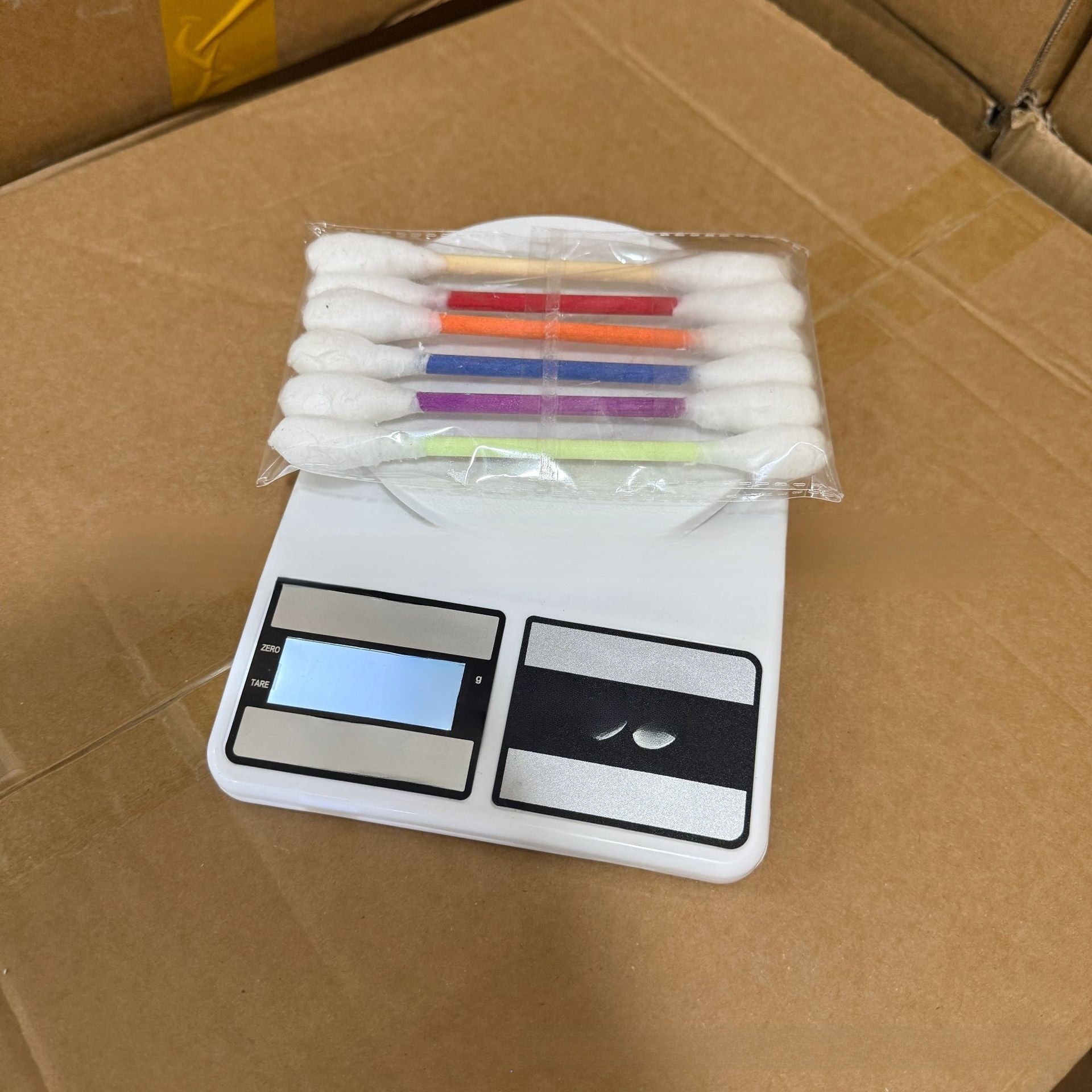 Extra-large cotton swabs for cats