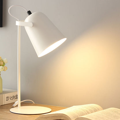 Eye‑protecting desk lamp