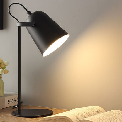 Eye‑protecting desk lamp