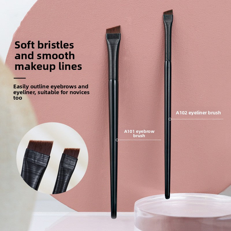 Eyebrow Brush with Razor-Sharp Edge