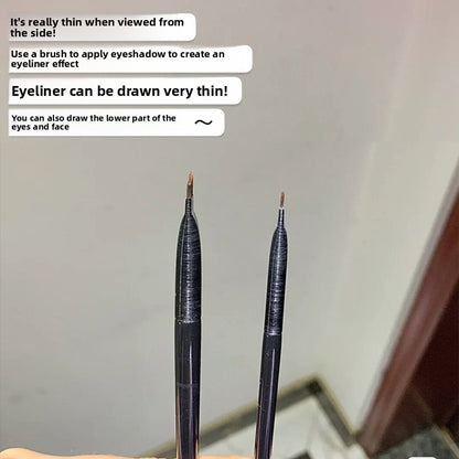 Eyebrow Brush with Razor-Sharp Edge